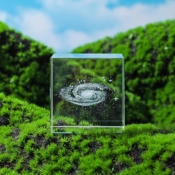 Moon, Cloud, 3D Cube Engraved Crystal Craft Ornaments - Picture 2 of 3